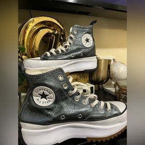 Womans used converse